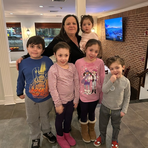 Meet your Posher, Linda - Picture 3 of 5